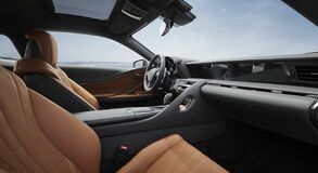 ÚJABB LIMITÁLT SZÉRIÁS VÁLTOZAT ÉRKEZIK A LEXUS LC-BŐL